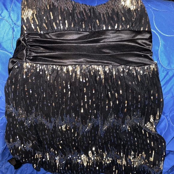 Dress - Picture 3 of 3